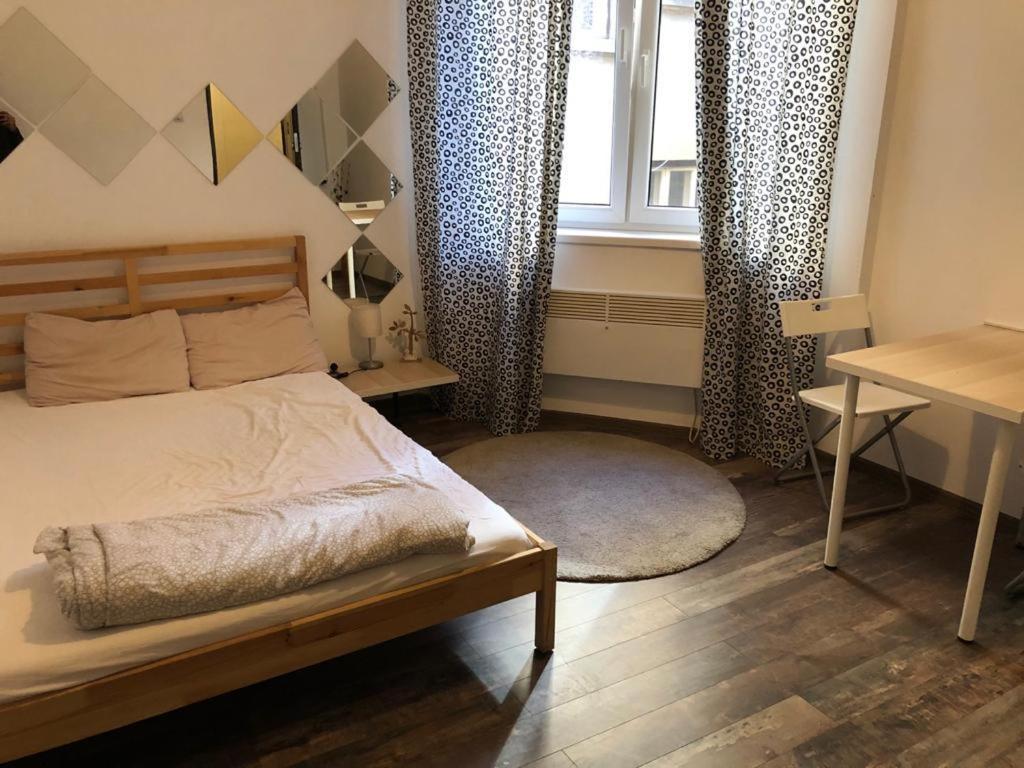 شقة بوخارست  في Studio Old Town By Dtm Properties المظهر الخارجي الصورة